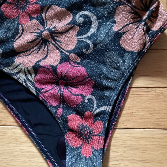 NWT Beach Riot One Piece Metallic Print Swimsuit Sz S - Picture 5 of 5